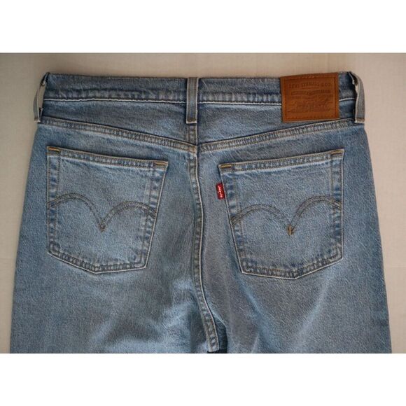 Levi's Women's Sz 29 Light Wash Wedgie Icon Fit Button-Fly Ankle Jeans - Picture 2 of 8